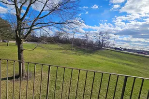 1018 Castilian Ct, Glenview, IL 60025 - Photo 7