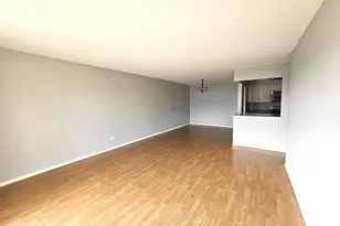 1018 Castilian Ct, Glenview, IL 60025 - Photo 3