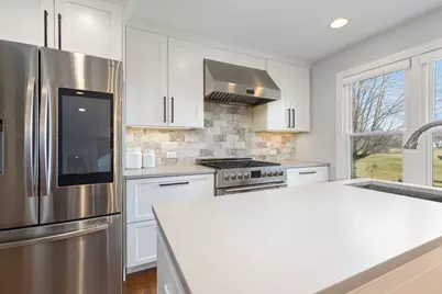 2436 Newport Drive, Naperville, IL 60565 - Photo 9