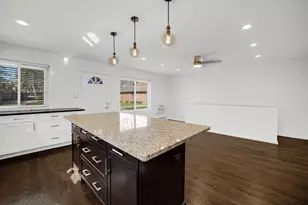 1S141 Eliot Ln, Villa Park, IL 60181 - Photo 7