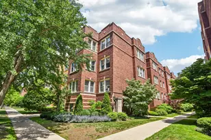 240 S Maple Ave, Oak Park, IL 60302 - Photo 3