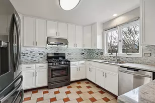 9024 Witham Ln, Woodridge, IL 60517 - Photo 9