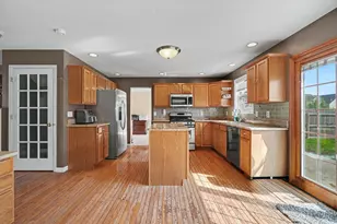 401 Crestview Dr, Monticello, IL 61856 - Photo 9