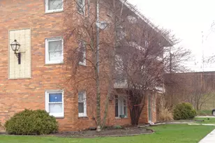 10805 S Lloyd Dr, Worth, IL 60482 - Photo 1