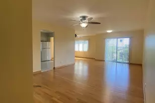 9375 Landings Ln, Des Plaines, IL 60016 - Photo 3