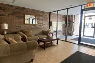 9375 Landings Ln, Des Plaines, IL 60016 - Photo 21