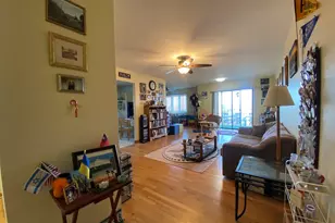 9375 Landings Ln, Des Plaines, IL 60016 - Photo 9