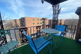 9375 Landings Ln, Des Plaines, IL 60016 - Photo 17