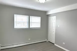 8635 S 84th Ct, Hickory Hills, IL 60457 - Photo 11