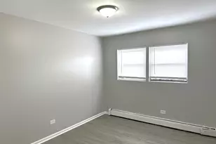 8635 S 84th Ct, Hickory Hills, IL 60457 - Photo 7