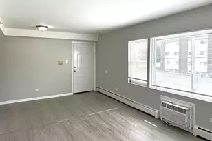 8635 S 84th Ct, Hickory Hills, IL 60457 - Photo 3