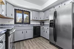 7010 Prairie Hill Rd, South Beloit, IL 61080 - Photo 5