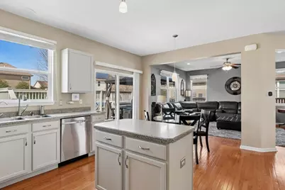 724 N Misty Ridge Drive N, Romeoville, IL 60446 - Photo 5