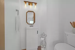 377 Locksley Dr, Streamwood, IL 60107 - Photo 9