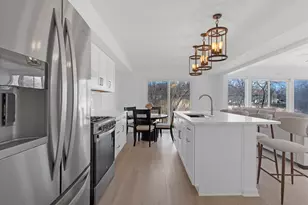 377 Locksley Dr, Streamwood, IL 60107 - Photo 7