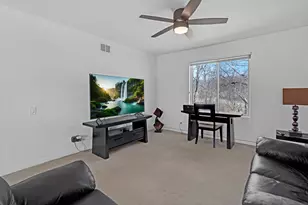 377 Locksley Dr, Streamwood, IL 60107 - Photo 15