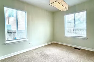 665 Lakewood Farms Dr, Bolingbrook, IL 60490 - Photo 9