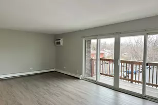 8656 S 84th Ct, Hickory Hills, IL 60457 - Photo 5