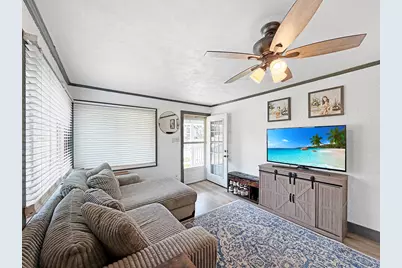 510 W Dewey Street, Freeport, IL 61032 - Photo 23