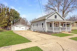 510 W Dewey St, Freeport, IL 61032 - Photo 9