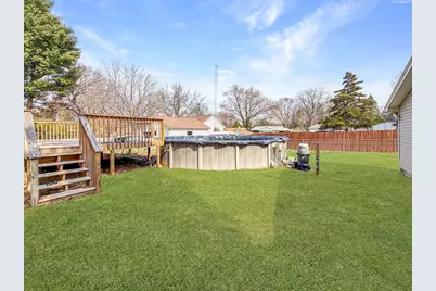 510 W Dewey Street, Freeport, IL 61032 - Photo 17