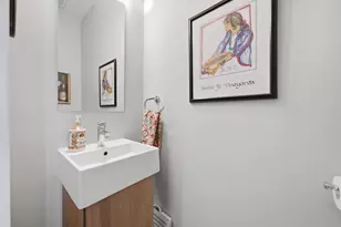 437 W Hobbie St, Chicago, IL 60610 - Photo 17