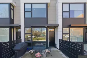 437 W Hobbie St, Chicago, IL 60610 - Photo 3