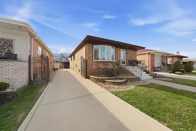 11648 S Avenue J, Chicago, IL 60617 - Photo 3