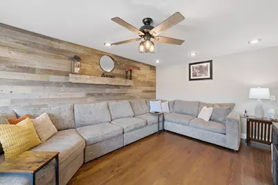 11648 S Avenue J, Chicago, IL 60617 - Photo 7