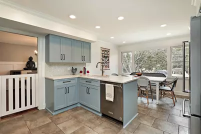 890 Mountain Drive, Deerfield, IL 60015 - Photo 7