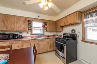 905 Glenwood Ave, Waukegan, IL 60085 - Photo 7