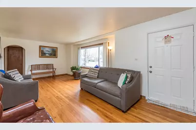 905 Glenwood Avenue, Waukegan, IL 60085 - Photo 5