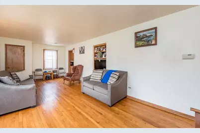 905 Glenwood Avenue, Waukegan, IL 60085 - Photo 3