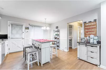 10908 S Kilbourn Avenue, Oak Lawn, IL 60453 - Photo 9