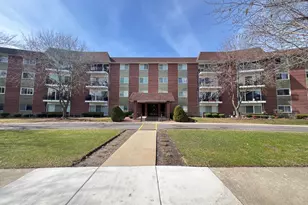 1030 S Fernandez Ave, Arlington Heights, IL 60005 - Photo 1