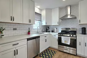 300 W Woodlawn Rd, New Lenox, IL 60451 - Photo 5