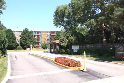 16 E Old Willow Road #405s, Prospect Heights, IL 60070 - Photo 1