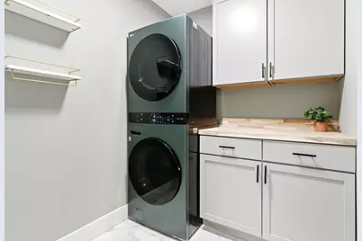 334 E Huntington Lane, Elmhurst, IL 60126 - Photo 21