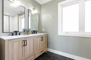 334 E Huntington Ln, Elmhurst, IL 60126 - Photo 15