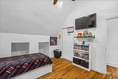 5226 W Eddy Street, Chicago, IL 60641 - Photo 25