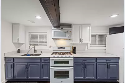 5226 W Eddy Street, Chicago, IL 60641 - Photo 29