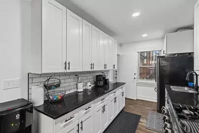 5226 W Eddy Street, Chicago, IL 60641 - Photo 15