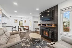 5226 W Eddy St, Chicago, IL 60641 - Photo 9