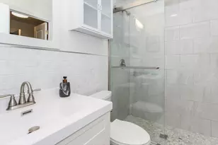 1813 Hemlock Pl, Schaumburg, IL 60173 - Photo 11