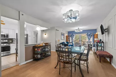 9200 N East Prairie Road #203, Evanston, IL 60203 - Photo 3