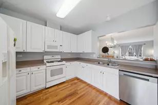 616 S Rosehall Ln, Round Lake, IL 60073 - Photo 9