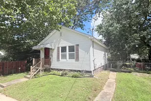 222 W Park St, Harrisburg, IL 62946 - Photo 3