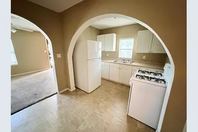 222 W Park Street, Harrisburg, IL 62946 - Photo 11