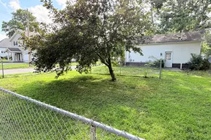 222 W Park St, Harrisburg, IL 62946 - Photo 7
