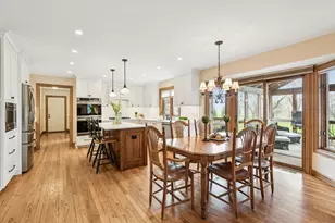 54 Gentry Dr, Hawthorn Woods, IL 60047 - Photo 9